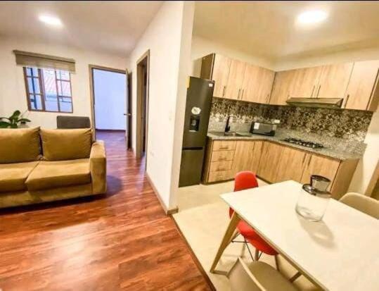 Suites Amobladas Cuenca Centro Εξωτερικό φωτογραφία